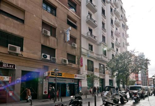 Gran Via Suites Мадрид Экстерьер фото